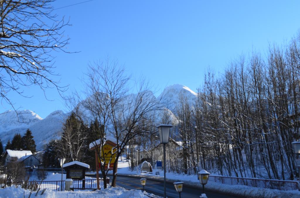 Hotel Alpengasthof D\u00F6llerhof Abtenau Exterior foto